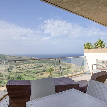 Apartment With Pool-Hosted By Sweetstay Zebbug  Exteriör bild