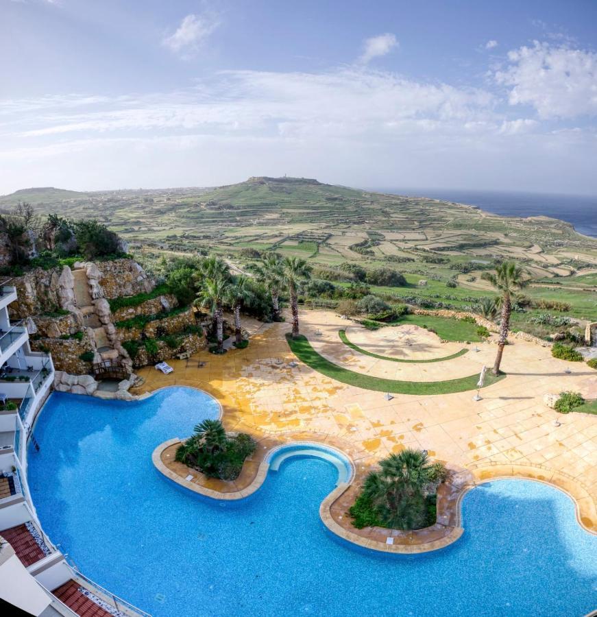 Apartment With Pool-Hosted By Sweetstay Zebbug  Exteriör bild