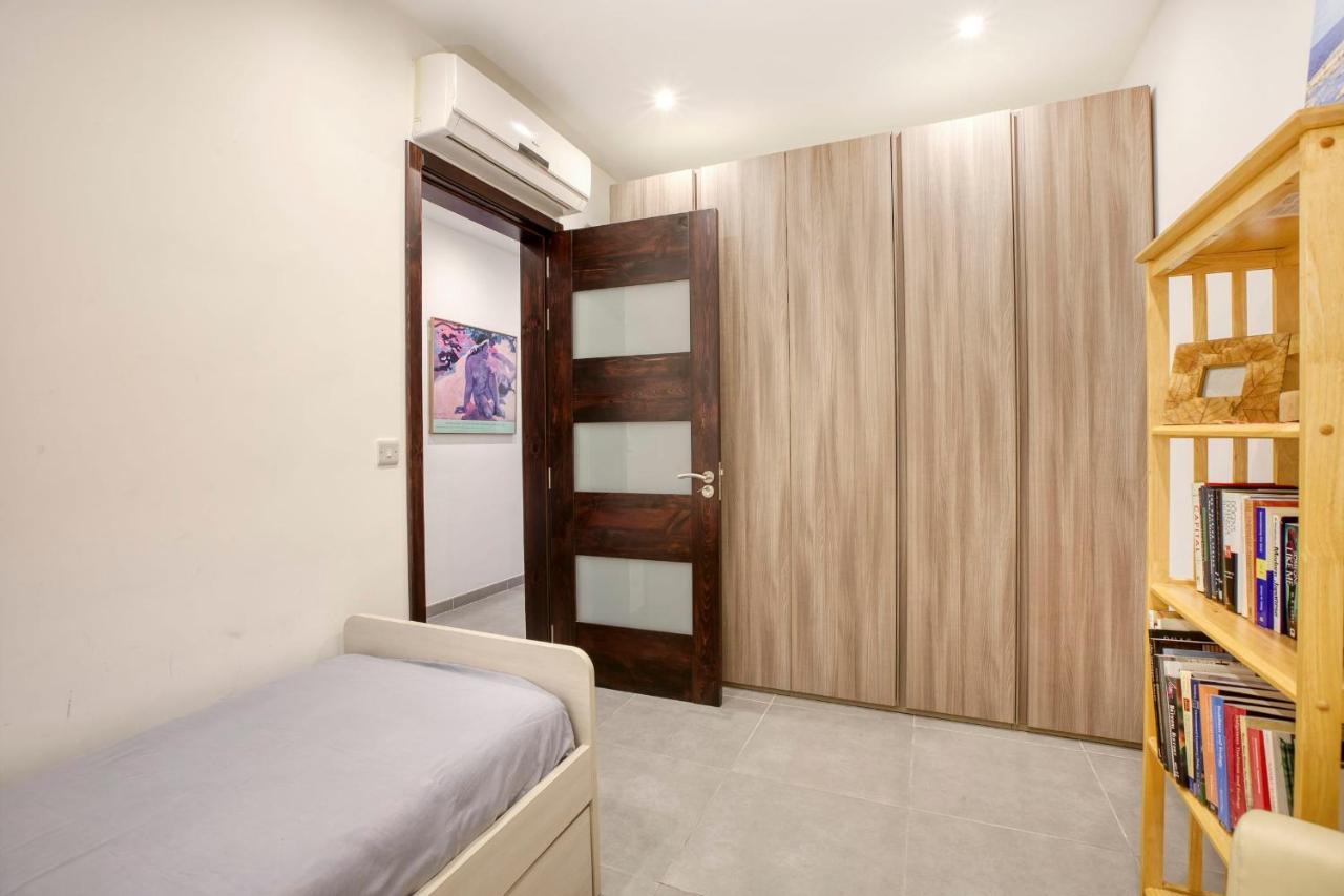 Apartment With Pool-Hosted By Sweetstay Zebbug  Exteriör bild