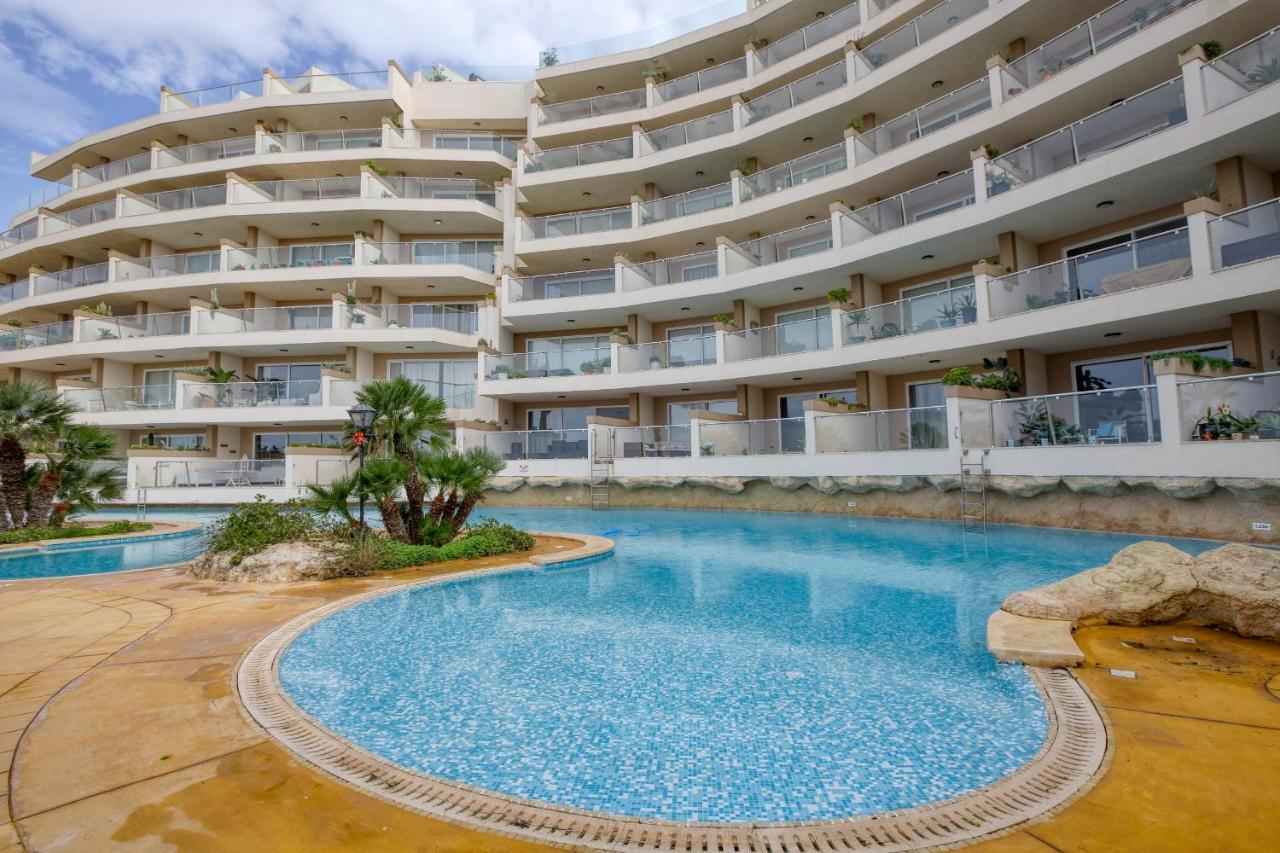 Apartment With Pool-Hosted By Sweetstay Zebbug  Exteriör bild