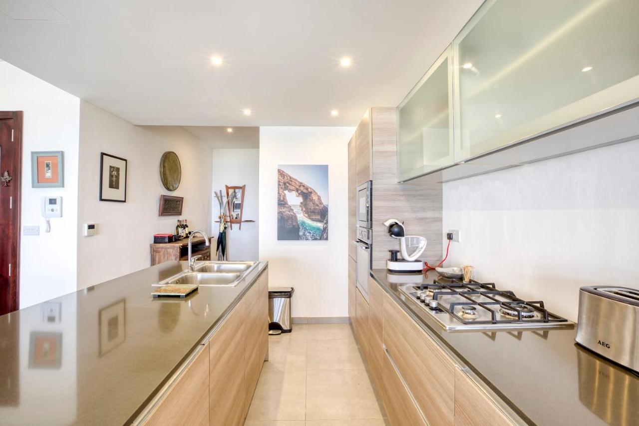 Apartment With Pool-Hosted By Sweetstay Zebbug  Exteriör bild