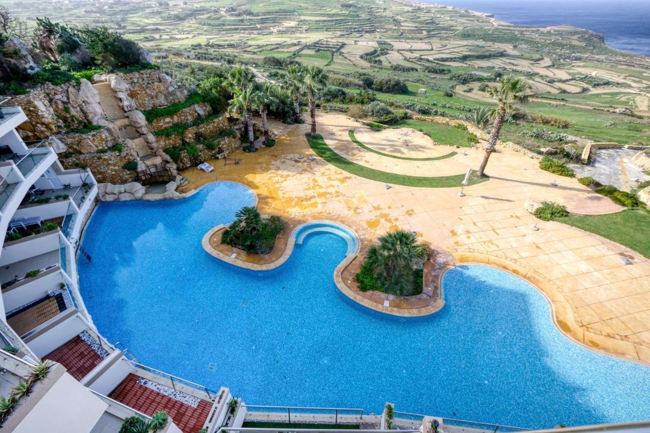 Apartment With Pool-Hosted By Sweetstay Zebbug  Exteriör bild